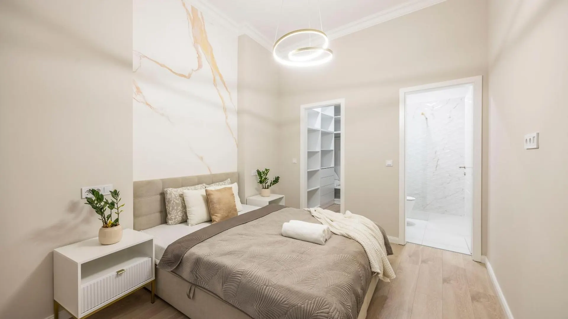 Luxurious & Elegance W18 Grand Suite W' Balcony By Prestige Homes 布达佩斯 公寓