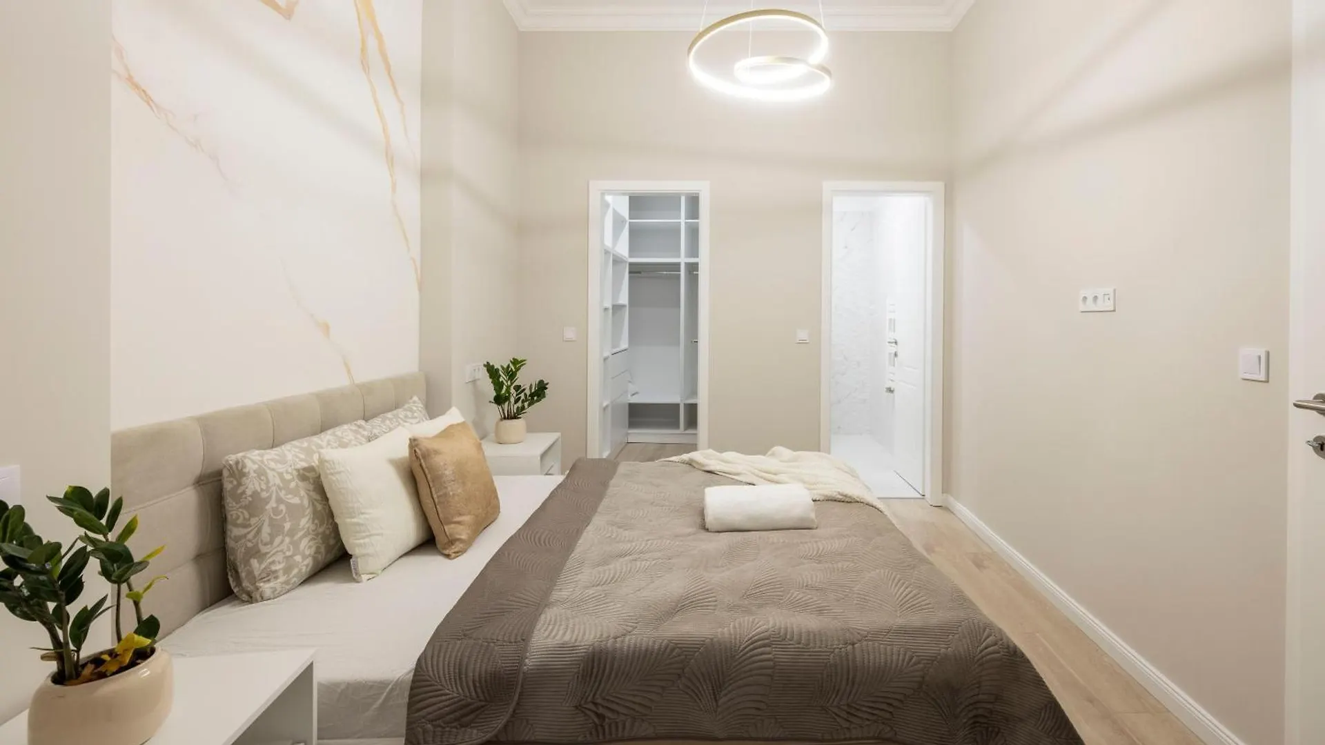 Luxurious & Elegance W18 Grand Suite W' Balcony By Prestige Homes 布达佩斯 公寓