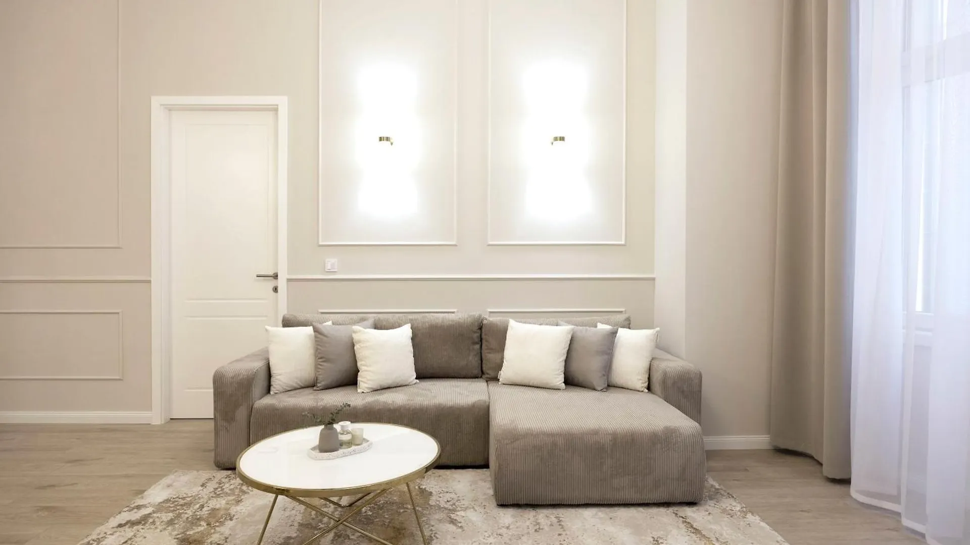 Luxurious & Elegance W18 Grand Suite W' Balcony By Prestige Homes 布达佩斯 0*,  匈牙利